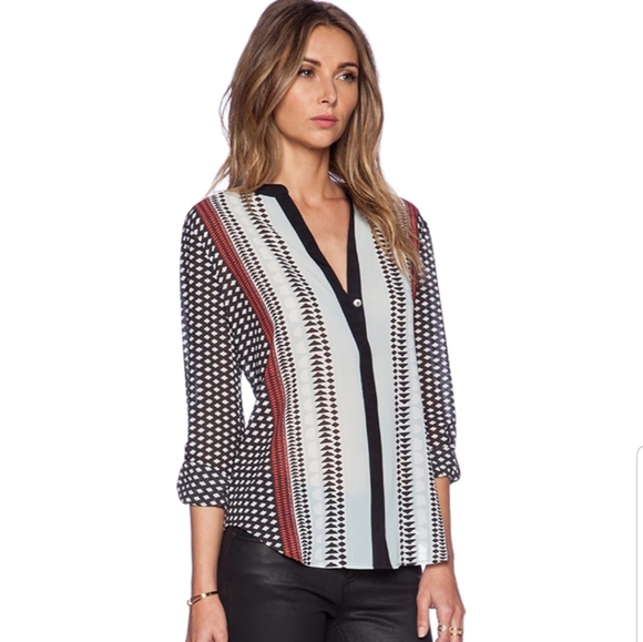 Sanctuary border print cafe tab sleeve blouse - Picture 3 of 8